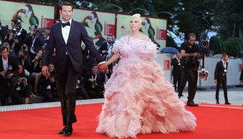 Lady Gaga infirmă zvonurile despre Bradley Cooper
