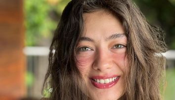 Neslihan Atagül radiază de fericire în ultimul trimestru de sarcină. Actrița a realizat un pictorial spectaculos în Egipt