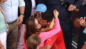 I-a furat iubita celui mai bun prieten, s-a însurat cu ea și acum au doi copii. Celebrul sportiv nu a mai putut ține secretul și a spus tot: „Ea era cu el, venea şi pleca, aşa că ne vedeam prin...”. În ce relații a rămas cu prietenul său