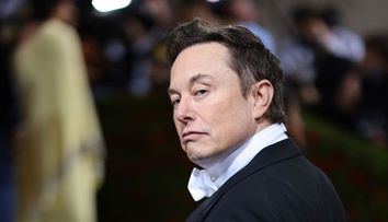 Apropierea dintre Elon Musk și Angelina Jolie. Cei doi ar fi avut o idilă în 2017