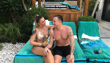 Imagine de colecție: Anamaria Prodan și Reghecampf, în costume de baie la plajă