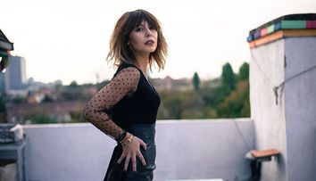 Este prima data cand Sore face asta. Cum s-a transformat din pustoaica timida la tanara plina de sex-appeal: FOTO