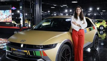 Ce au făcut șoferii din București când au văzut-o pe Ancuța Bodnar în trafic. Campioana olimpică, pe stradă cu mașina primită de la Țiriac