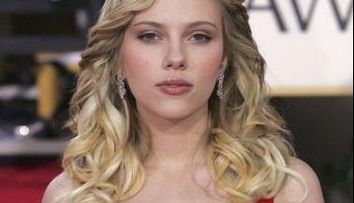 Globurile de Aur: cele mai stanjenitoare momente din istorie. Scarlett Johansson, pipaita pe sani 