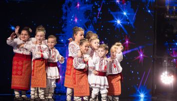 Românii au talent, 23 februarie.  Ați văzut ceva mai adorabil? Copilașii din Ansamblul „Mugurași de la Chindie” i-au cucerit pe jurați cu naturalețea și gingășia lor