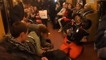 Aceasta este cea mai tare interpretare a unei piese a celor de la Prodigy. Merita sa vezi VIDEO!