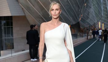 Charlize Theron, val de critici după ce a spus că a avut recent o aventură de o noapte cu un tânăr de 26 de ani: “Credeam că ai clasă”