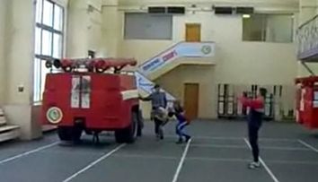 Cum dau pompierii examen? VIDEO senzational de numai 15 secunde