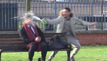 A filmat o farsa cu care credea ca o sa devina celebru, insa a fost tinta unor critici dure