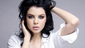 FOTO / Ea e noua BOMBA sexy a lui Tanase!  