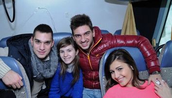 LaLa Band, in caravana de Craciun: Alina Eremia si-a sarbatorit ziua de nastere pe scena, iar Criss a cantat pentru prima oara in orasul ei natal