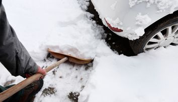Cât ține valul de ninsori care a cuprins România. Ciclonul se extinde. Harta județelor sub avertizare de cod galben și portocaliu de viscol