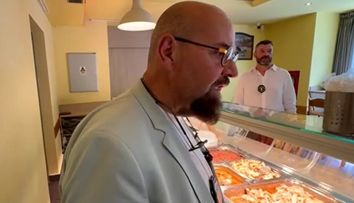 Ce a putut găsi Piedone într-o autoservire din București! Șeful ANPC a observat cum e făcută și depozitată ciorba: „În ce hal stă acolo”