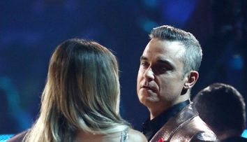 Robbie Williams e de 4 ori tătic. O mamă-surogat i-a adus pe lume un băiețel