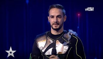 Românii au talent 2021: Antoine Dupre a oferit un spectacol incredibil cu ajutorul luminilor laser