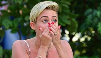 El este cel mai mare fan al lui Miley Cyrus. Barbatul care are nu mai putin de 22 de tatuaje cu tanara cantareata