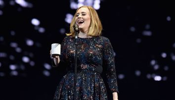 Cum sa te machiezi ca Adele. Tutorial video realizat de make-up artist-ul cantaretei 