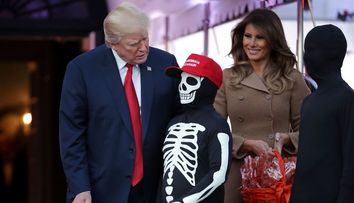 Melania Trump, criticată pentru felul în care a decorat Casa Albă de Halloween
