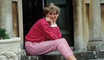 Cea mai cunoscută rochie a Prințesei Diana, rochia 