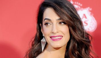 Presa mondena internationala: Amal Clooney, insarcinata a doua oara?
