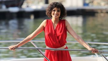 Diana Sar, ședință foto „fierbinte” cu Vali Bărbulescu. Cum a pozat actrița din VLAD