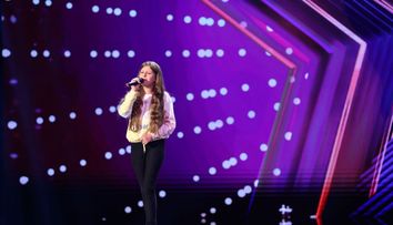 Românii au talent 2022: Marina Tofoleanu, greu încercată de soartă la o vârstă fragedă. În muzică găsește alinarea