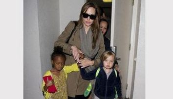 Shiloh, fiica Angelinei Jolie si a lui Brad Pitt, prefera jucariile pentru baieti