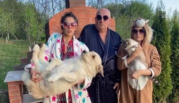 Bebe Cotimanis, creativ în izolare. Actorul, clip amuzant alături de iubita lui