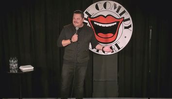 VIDEO Mihai Bobonete și-a pus glumele pe net ca să le vadă toți cei care n-au ajuns la show-urile lui