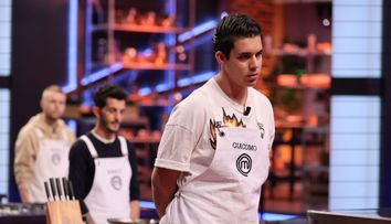 Giacomo Rotman a gătit „Creveți în sos de unt” și a primit un „DA” hotărât din partea lui Chef Radu Dumitrescu