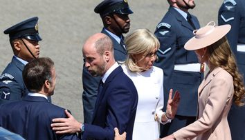 Ce cuvinte i-a șoptit la ureche Brigitte Macron lui Kate Middleton când s-au văzut! Un expert în cititul pe buze dezvăluie conversația lor