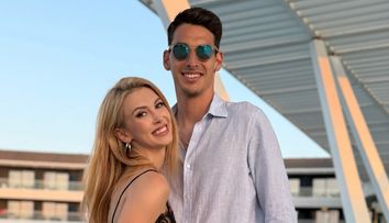 Andreea Bălan și Victor Cornea nu vor pleca în luna de miere. Motivul pentru care artista și viitorul ei soț sunt nevoiți să amâne plecarea: „Probabil la finalul anului”