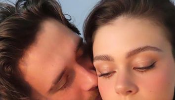 Brooklyn Beckham i-a făcut o declarație de dragoste soției, iar fanii au fost impresionați de profunzimea mesajului: „Doamne, ce inimă ai!”