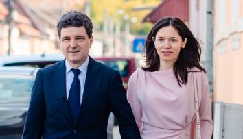 Cum arată și cu ce se ocupă cumnatul lui Nicușor Dan. Fratele Mirabelei Grădinaru a activat în politică
