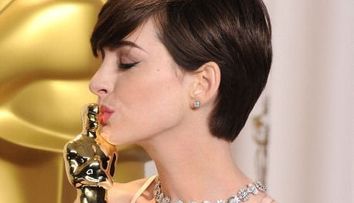 Anne Hathaway, colaborare cu Robert Zemeckis sub umbrela de brand a Warner Bros.