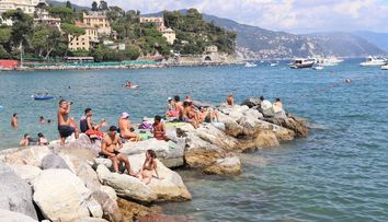 Mărturiile unei turiste despre o insulă din Grecia preferată de români: ”Pentru noi, Corfu a fost dezgustătoare”