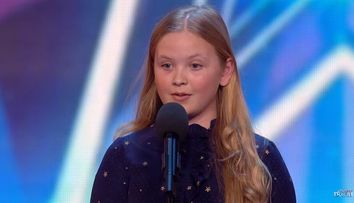 Publicul a cerut sa se apese Golden Buzz dupa ce s-a oprit din cantat. Tanara a facut senzatie la Britain's Got Talent