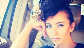 Giulia Anghelescu, la primele ore ale diminetii. Cum arata cantareata atunci cand nu apeleaza la machiaj