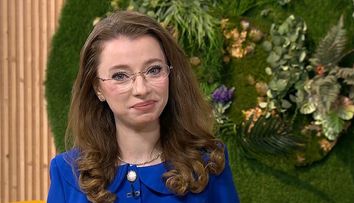 Cum spunem corect: podcasturi, followers sau fake news-uri? Explicațiile Corinei Popa, la „Vorbește lumea”