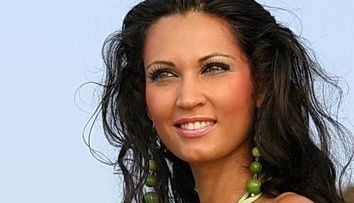 Nicoleta Luciu, pe vremea cand era asistenta TV. Ce arata in direct ii tinea pe domni lipiti de micile ecrane