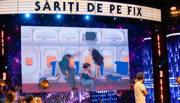 Săriți de pe fix, 23 noiembrie 2023. Anca Dinicu, Anisia Gafton, Lucian Ghimiși și Mihai Rait pun în scenă o cursă cu avionul, la sol