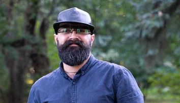 Cine este Radu Stan, programatorul-gospodar care visează la o iubită ca Scarlett Johansson