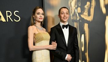 Are 16 ani, și-a întrecut mama în înălțime și tatăl în frumusețe. Fiul Angelinei Jolie și al lui Brad Pitt se anunță viitorul cuceritor de la Hollywood