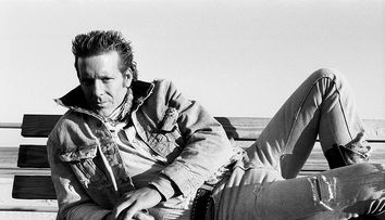 Mickey Rourke a ajuns de nerecunoscut. Ipostaza neașteptată în care a fost surprins unul dintre cei mai sexy actori