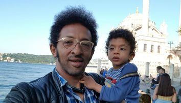 Leon, fiul lui Kamara, a fost operat în Barcelona. Cum se simte micuțul acum