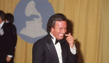 Într-un mesaj pe Instagram, Julio Iglesias respinge acuzațiile de agresiune sexuală: „Neg faptul că aş fi abuzat, constrâns sau jignit vreo femeie