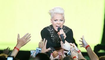Cantareata americana Pink a devenit mama pentru a doua oara
