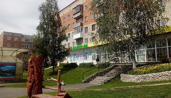 Un angajat dintr-un supermarket din Rusia a distrus raftul cu băuturi după ce a aflat că este concediat FOTO