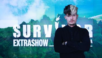Zanni este prezentatorul show-ului online ”Survivor: Extrashow”