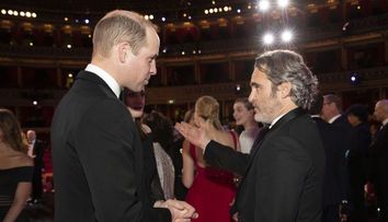 Ce a făcut Joaquin Phoenix când l-a întâlnit pe Prințul William, la BAFTA 2020